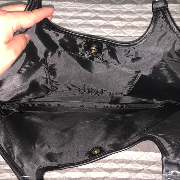 Victoria’s Secret Limited Edition Holiday Tote Bag - Picture 5 of 9